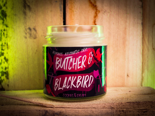 Vela Clásica “Butcher and Blackbird" Brynne Weaver - Monsters Candles ® - Velas Literarias