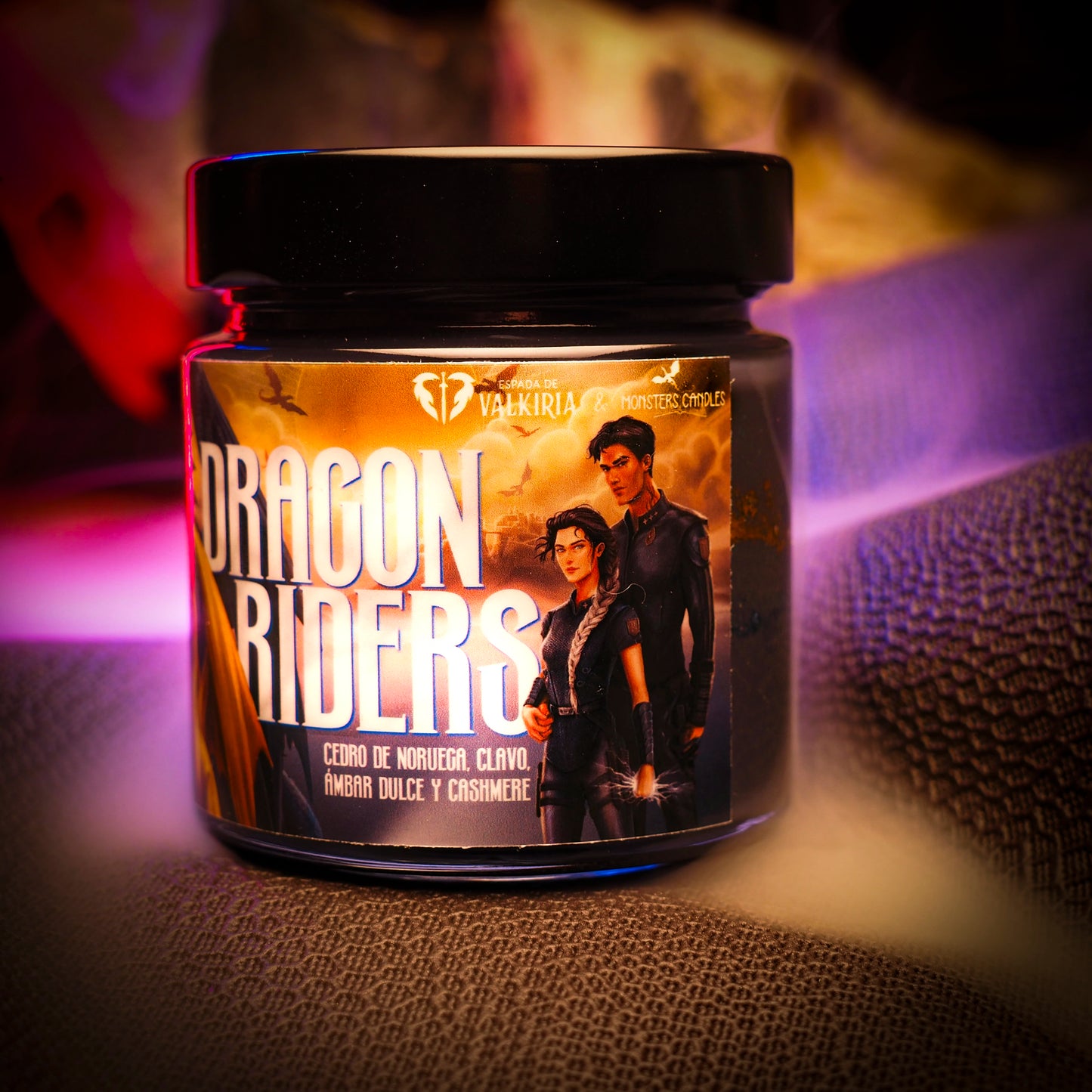 EN STOCK - Vela "Dragon Riders" x @espadadevalkiria - Monsters Candles ® - Velas Literarias