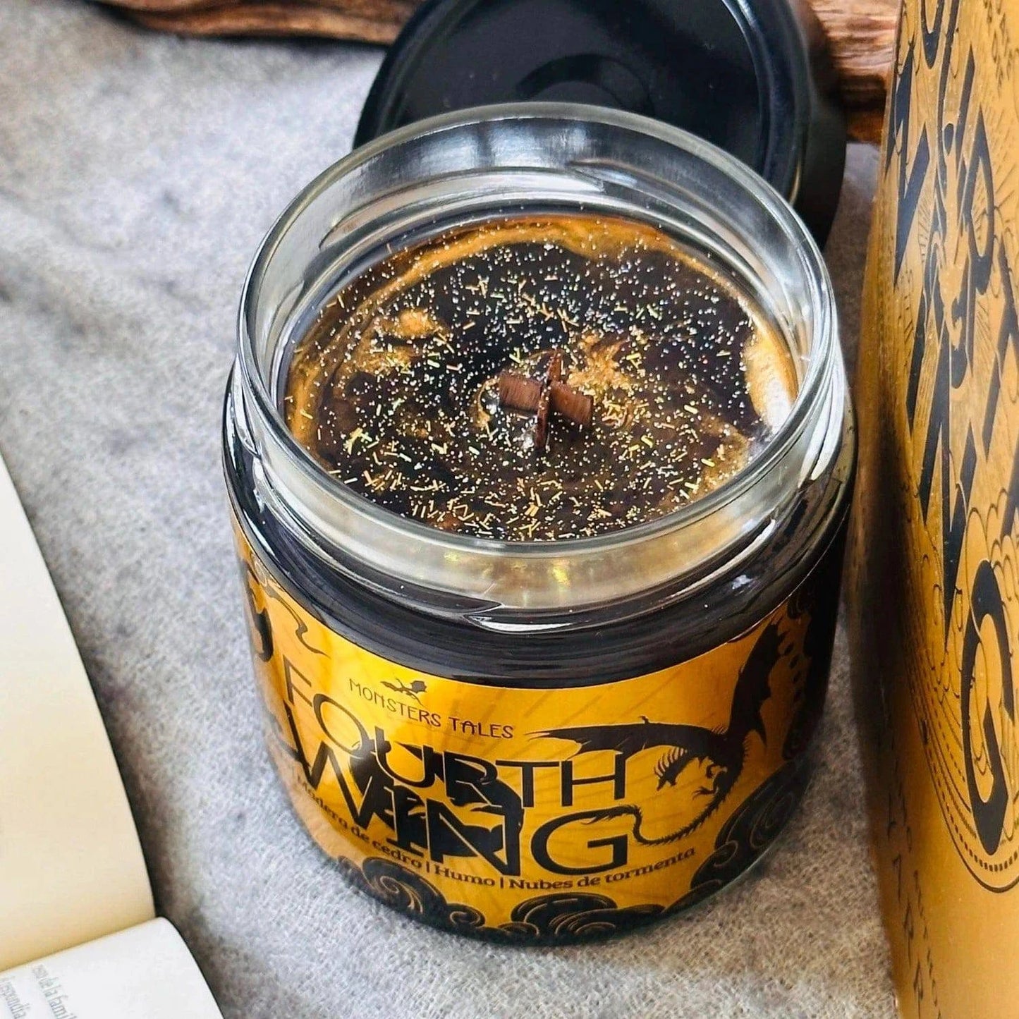 Caja Literaria “Alas de Sangre” | Monsters Candles ®