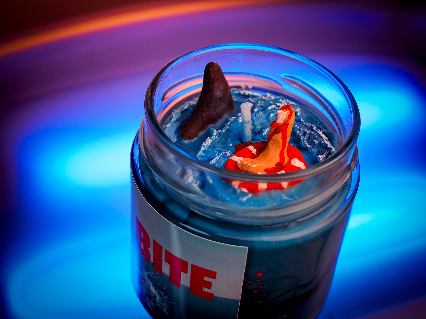 Vela "Shark Bite" Ed. Coleccionista - Summer '25 - Monsters Candles ® - Velas Literarias