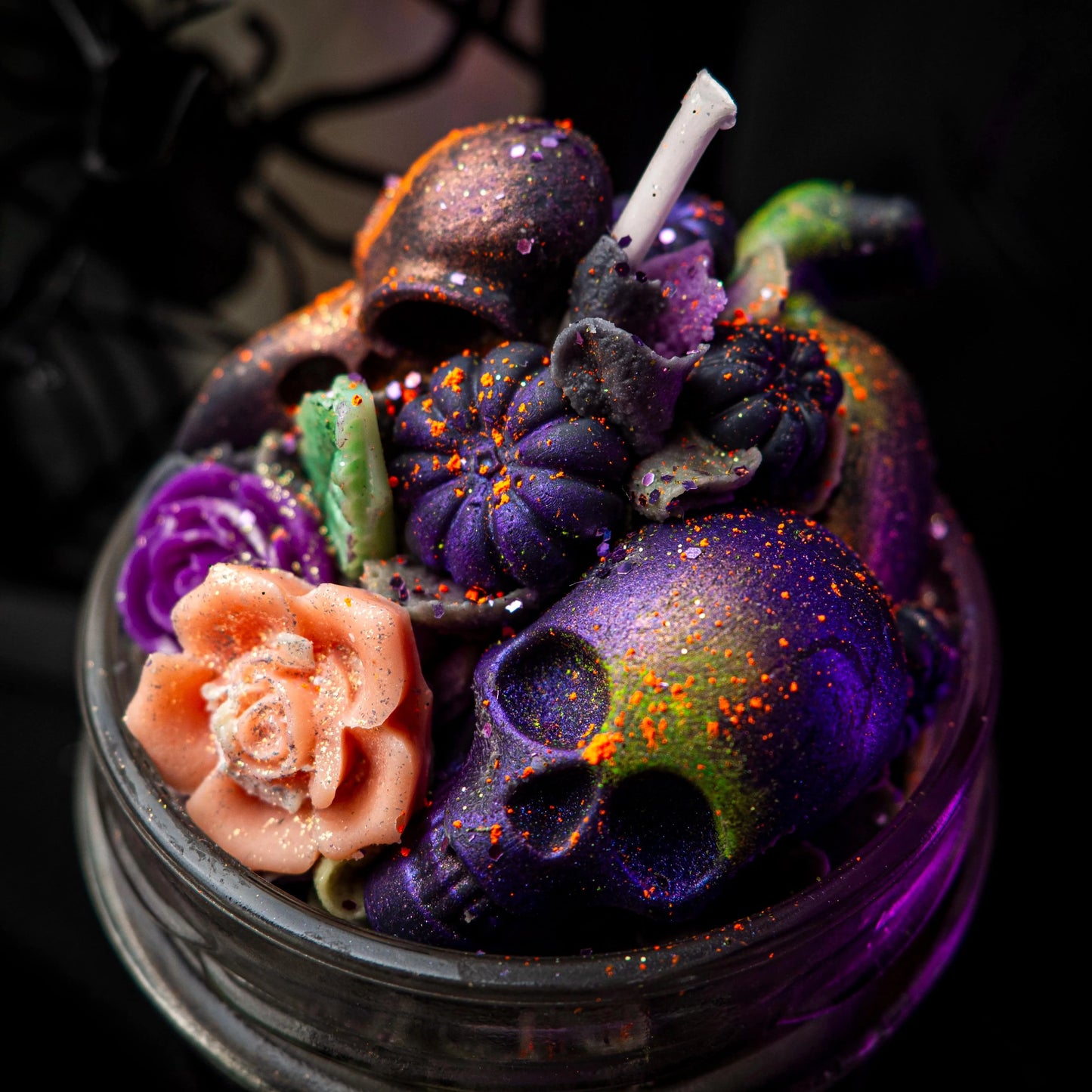 Vela “Miércoles” Ed. Exclusiva x @misslion.art | Monsters Candles ® - Velas Literarias