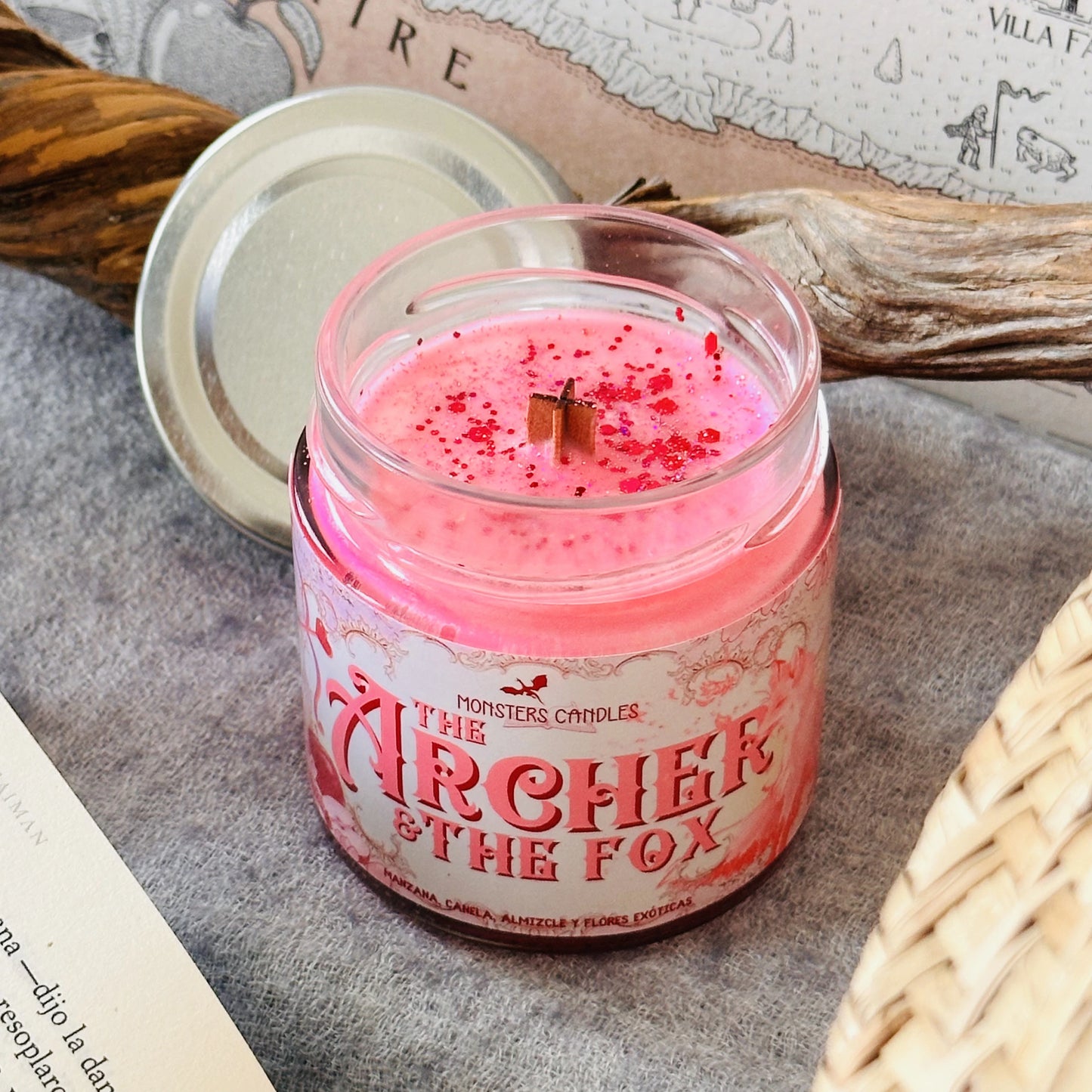 Vela “The Archer and The Fox” Érase una vez un corazón roto - Monsters Candles ® - Velas Literarias artesanas de soja 100% ecológica
