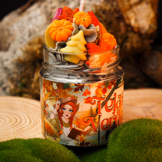 Vela “Tejas Verdes" x @wickedbeaart_ - Monsters Candles ® - Velas Literarias