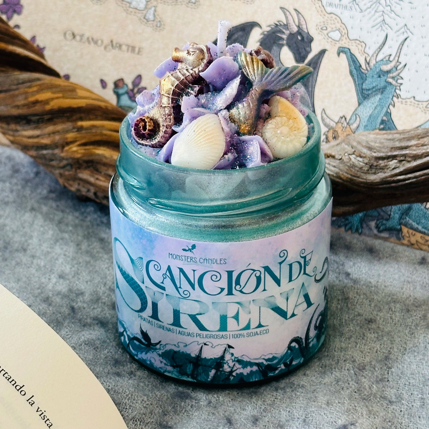 Vela "Canción de Sirena" Colección Fantasía - Monsters Candles ® - Velas Literarias artesanas de soja 100% ecológica