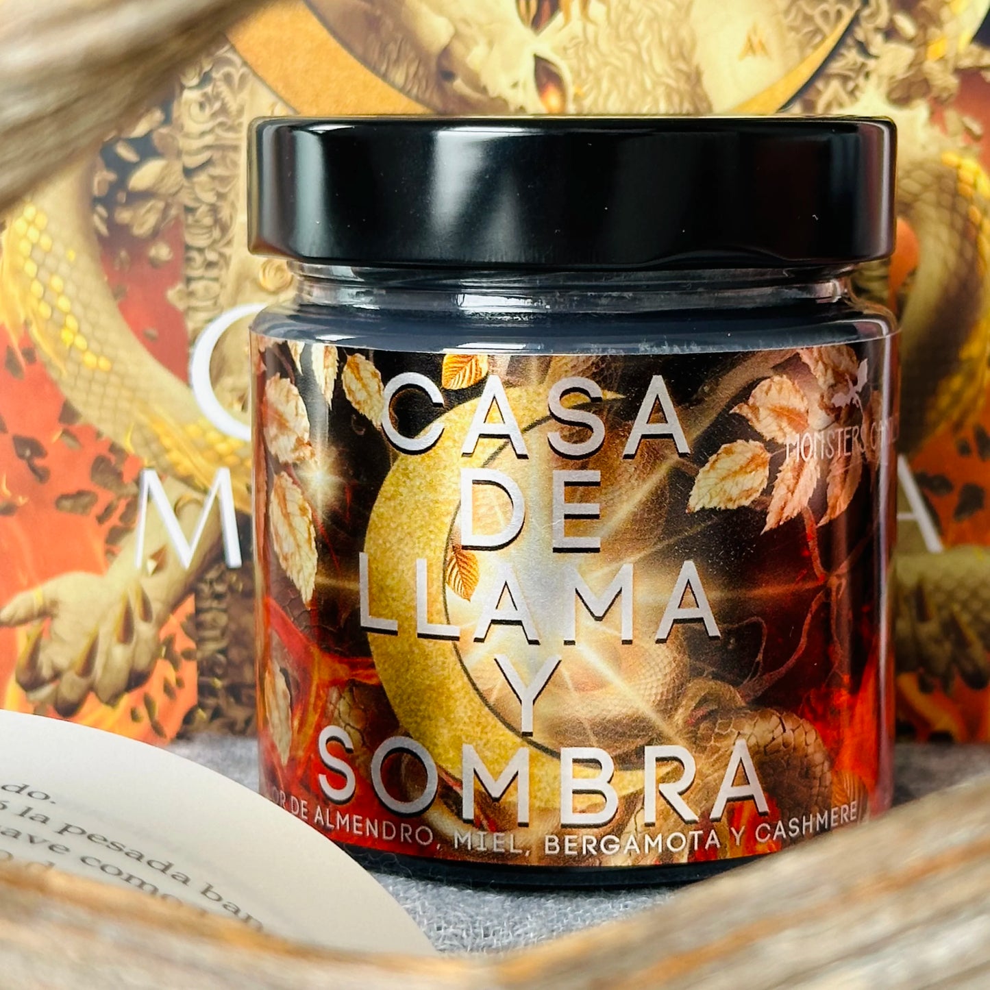 Vela "Casa de Llama y Sombra” Edición Exclusiva - Monsters Candles ® - Velas Literarias artesanas de soja 100% ecológica