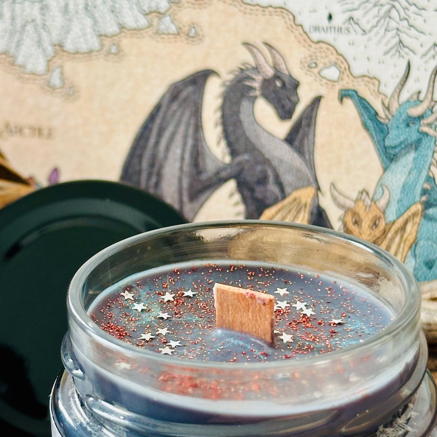 Vela “Donatella y Legend” Caraval - Monsters Candles ® - Velas Literarias artesanas de soja 100% ecológica