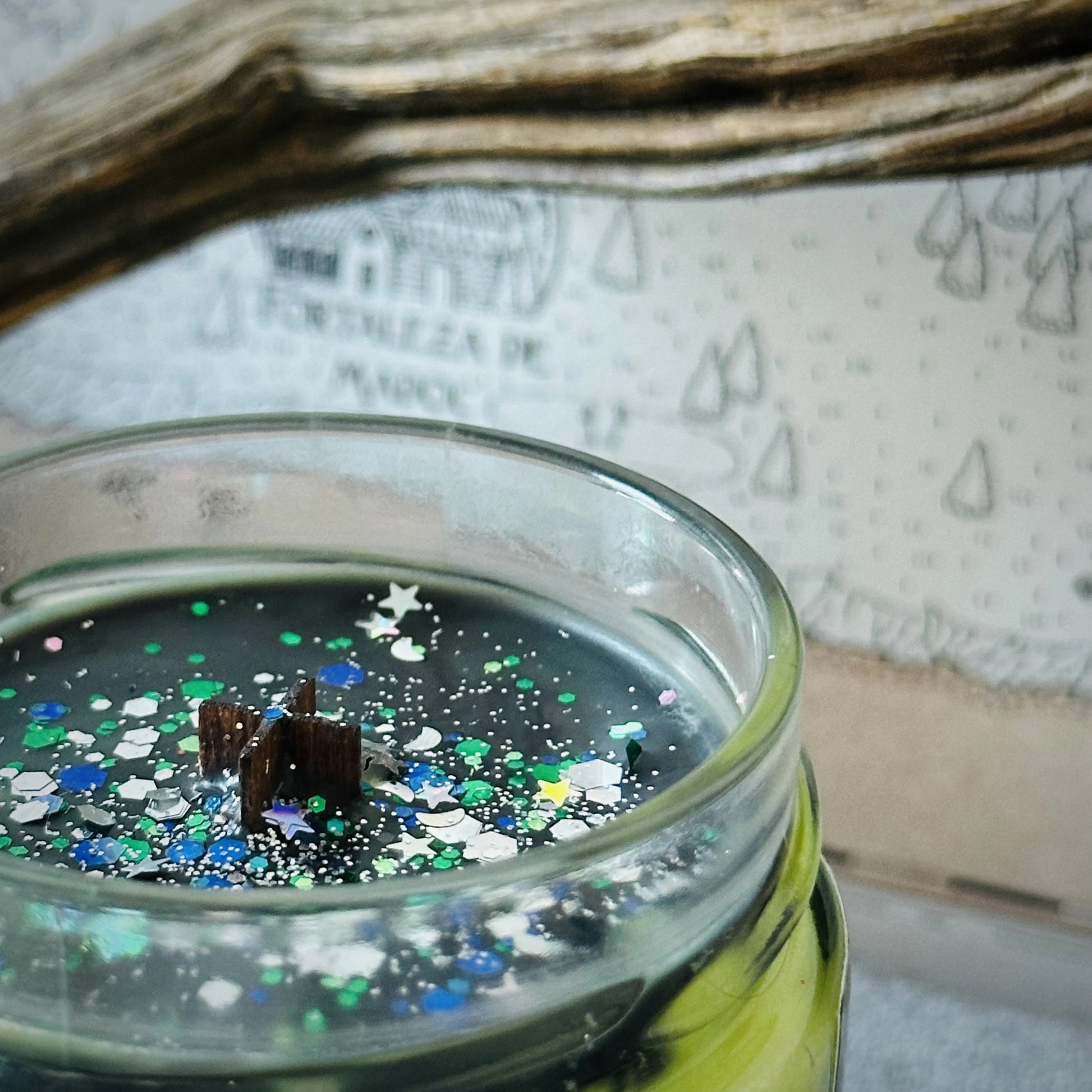 Vela “Envy” El Reino de los Malditos - Monsters Candles ® - Velas Literarias artesanas de soja 100% ecológica