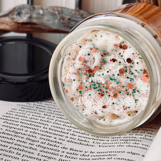 Vela “Café en Central Perk” Friends - Monsters Candles ® - Velas Literarias artesanas de soja 100% ecológica