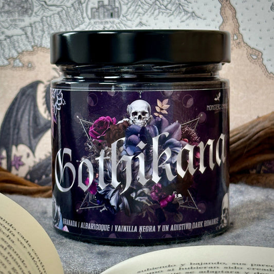 Vela “Gothikana” RuNyx - Monsters Candles ® - Velas Literarias artesanas de soja 100% ecológica