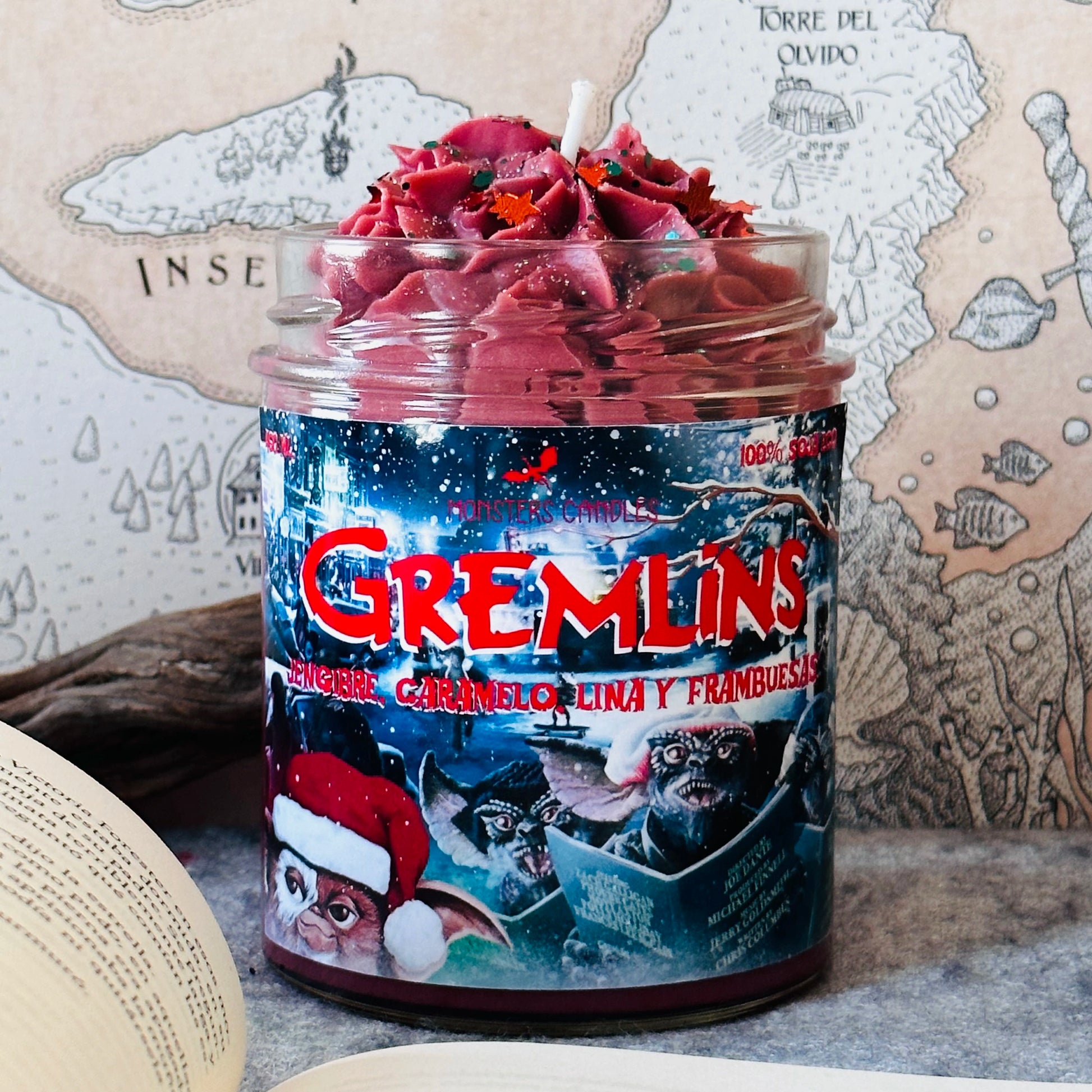 Vela “Gremlins” Colección Navidad - Monsters Candles ® - Velas Literarias artesanas de soja 100% ecológica
