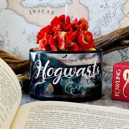 Vela “Hogwarts Express” Colección Harry Potter - Monsters Candles ® - Velas Literarias artesanas de soja 100% ecológica