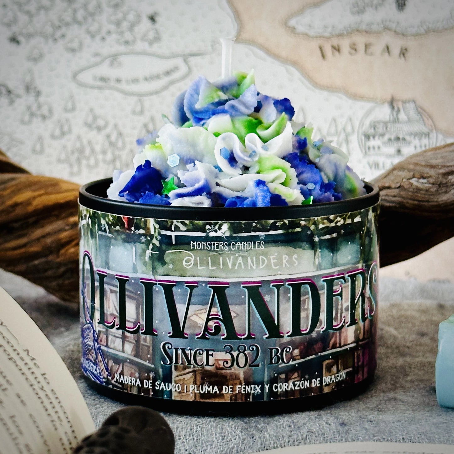 Vela “Ollivanders” Colección Harry Potter - Monsters Candles ® - Velas Literarias artesanas de soja 100% ecológica