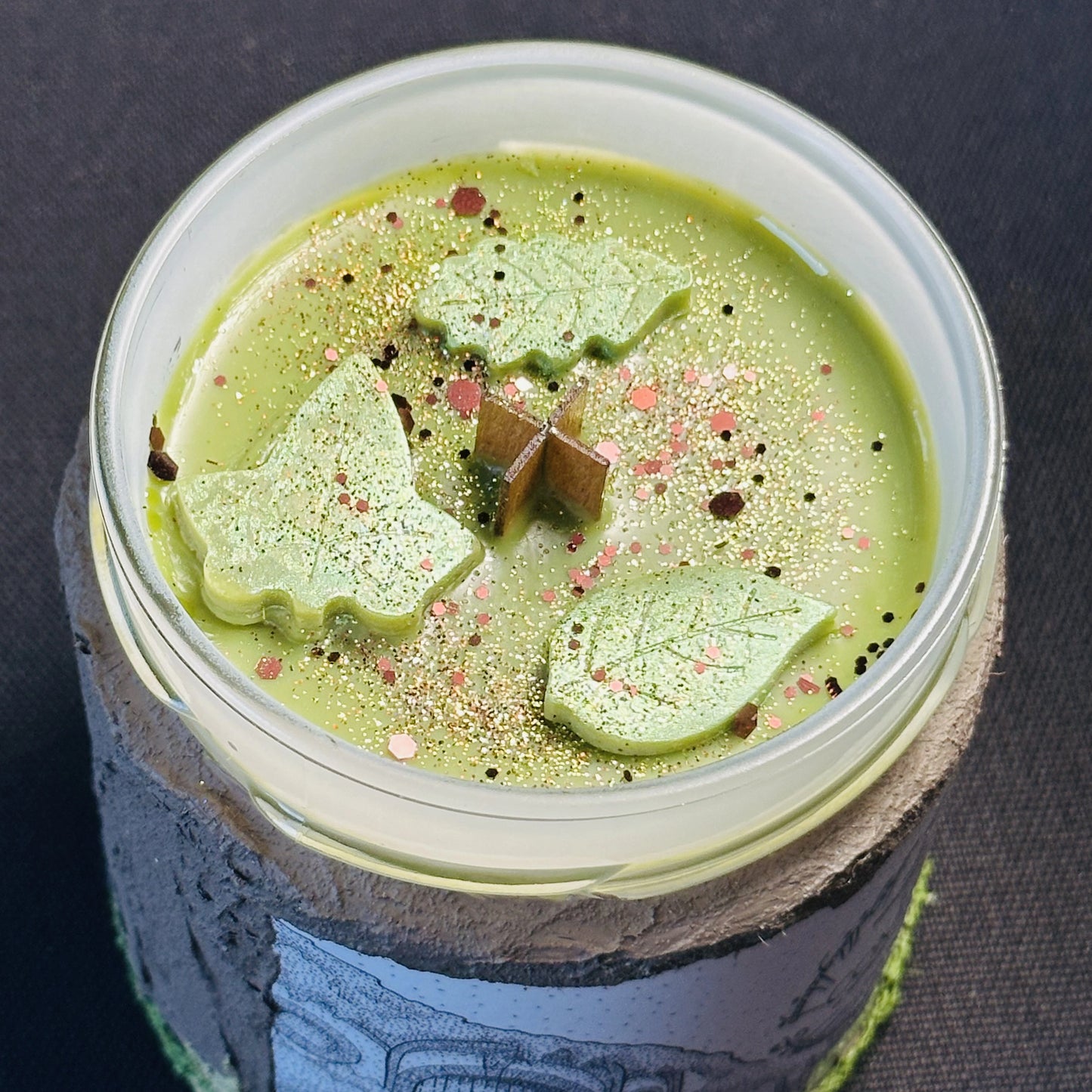 Vela "La Comarca" El Señor de los Anillos x @aaguirreart - Monsters Candles ® - Velas Literarias artesanas de soja 100% ecológica