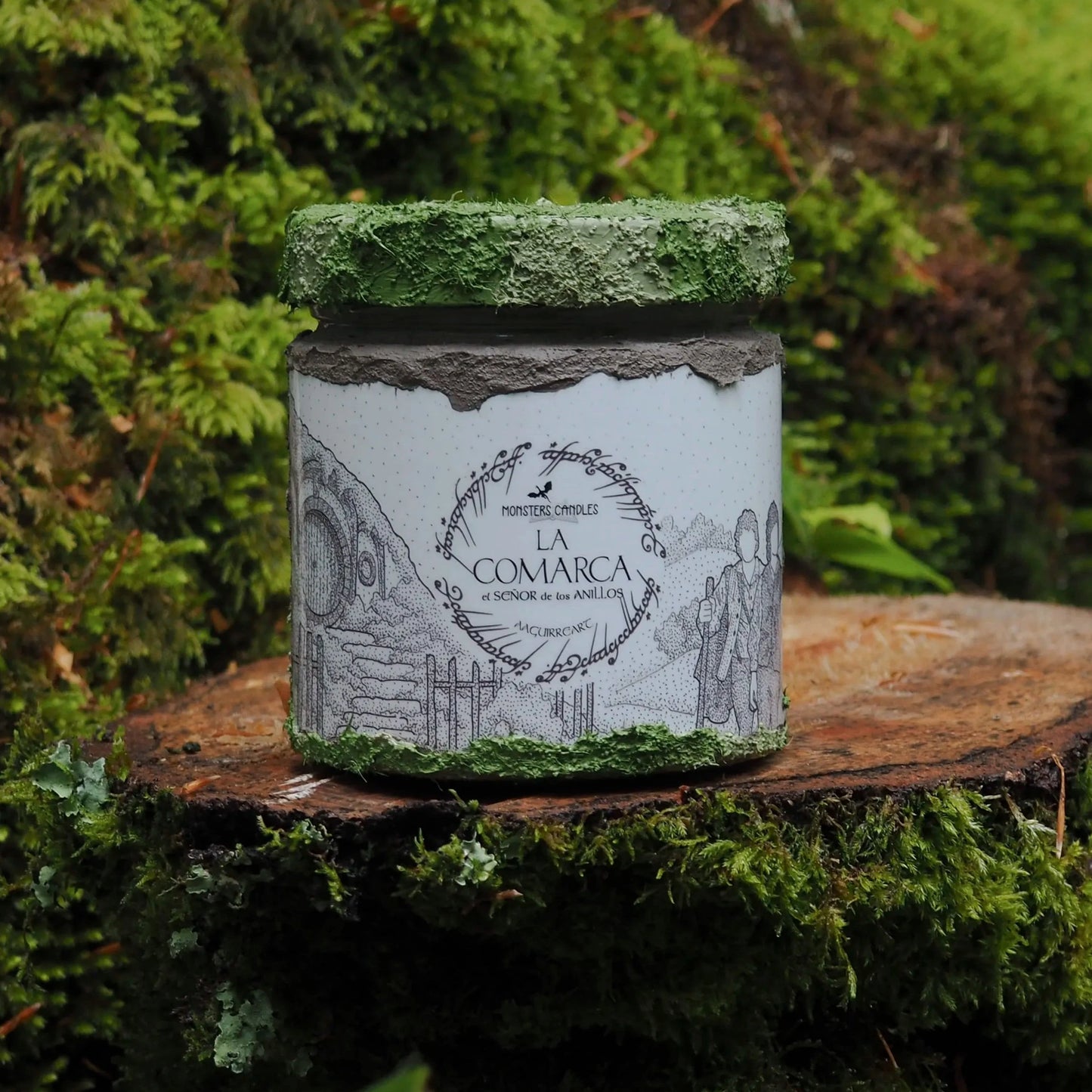 Vela "La Comarca" El Señor de los Anillos x @aaguirreart - Monsters Candles ® - Velas Literarias artesanas de soja 100% ecológica