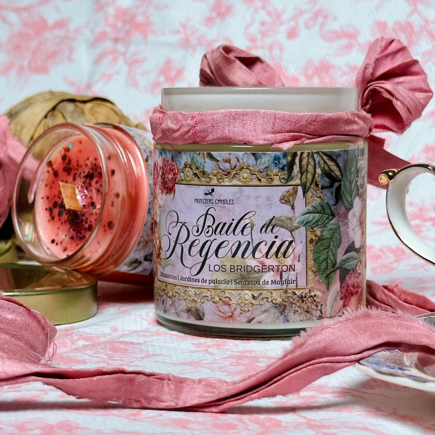 Vela "Baile de Regencia" Los Bridgerton - Monsters Candles ® - Velas Literarias artesanas de soja 100% ecológica