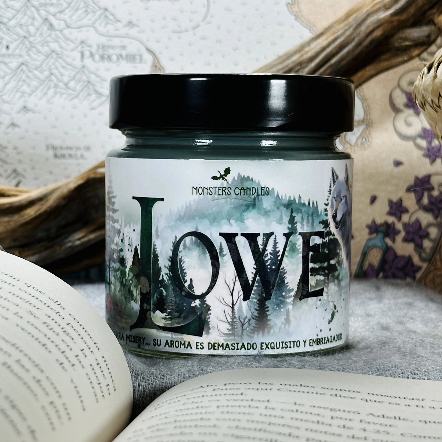 Vela “Lowe” Ali Hazelwood - Monsters Candles ® - Velas Literarias artesanas de soja 100% ecológica