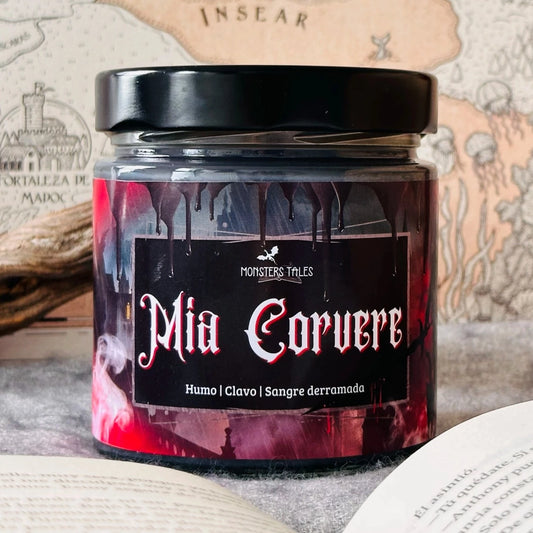 Vela “Mia Corvere” Nuncanoche - Monsters Candles ® - Velas Literarias artesanas de soja 100% ecológica