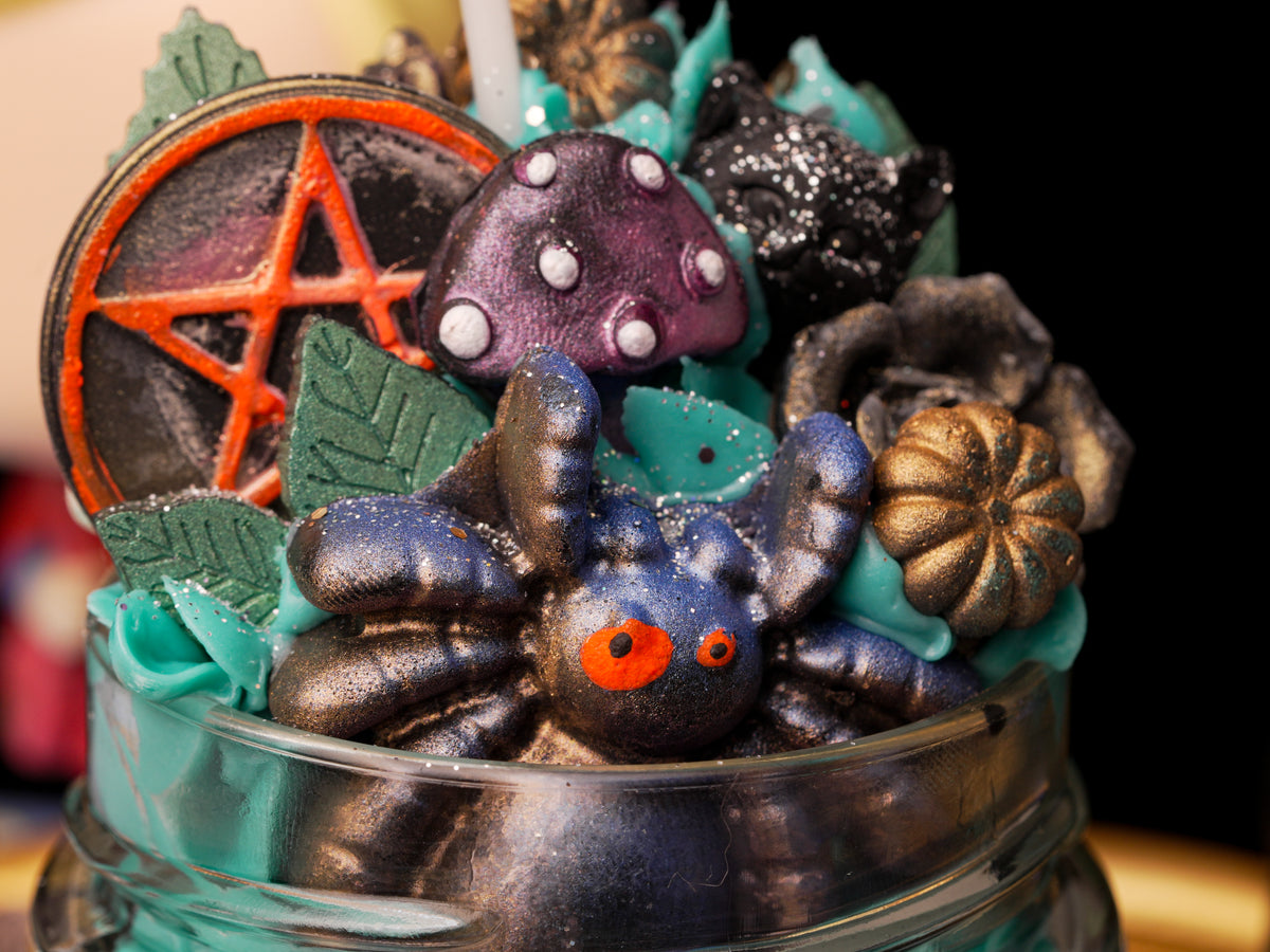Duftkerze „A Little Wicked“ Exklusive Halloween-Edition x @misslion.arts
