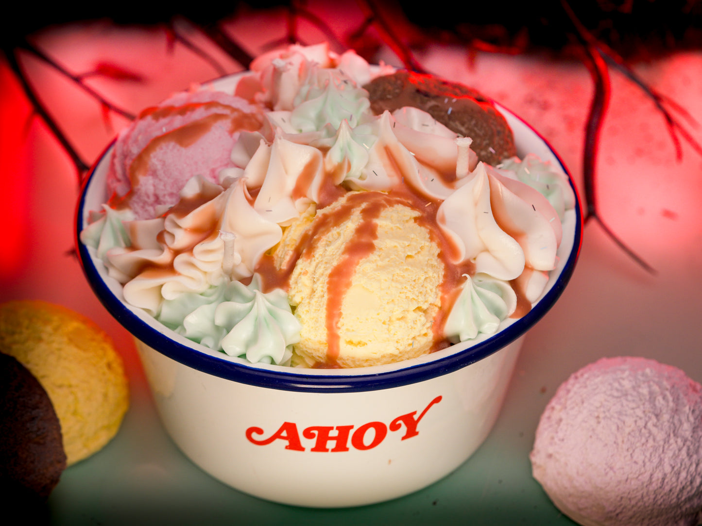 Vela Edición Limitada "Scoops Ahoy!” Licencia Oficial Stranger Things Netflix