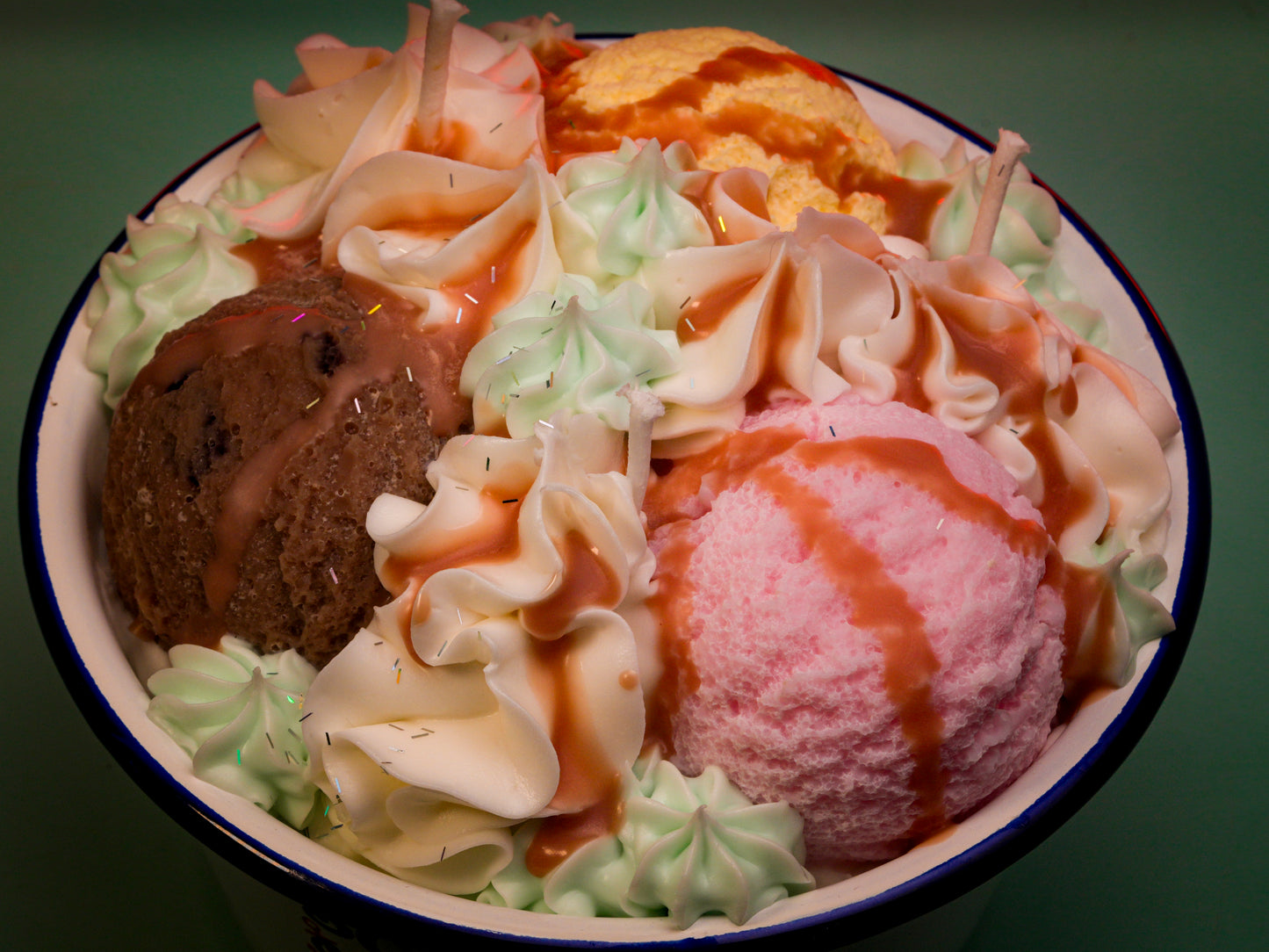 Vela Edición Limitada "Scoops Ahoy!” Licencia Oficial Stranger Things Netflix