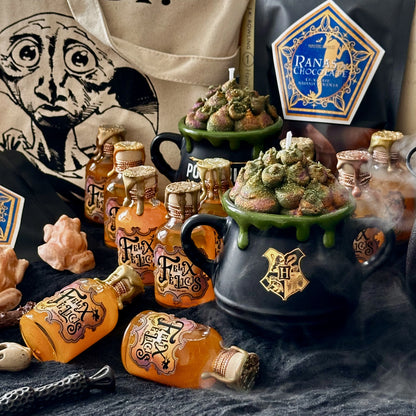 Caja Temática “Harry Potter” Especial Navidad - Monsters Candles ® - Velas Literarias artesanas de soja 100% ecológica