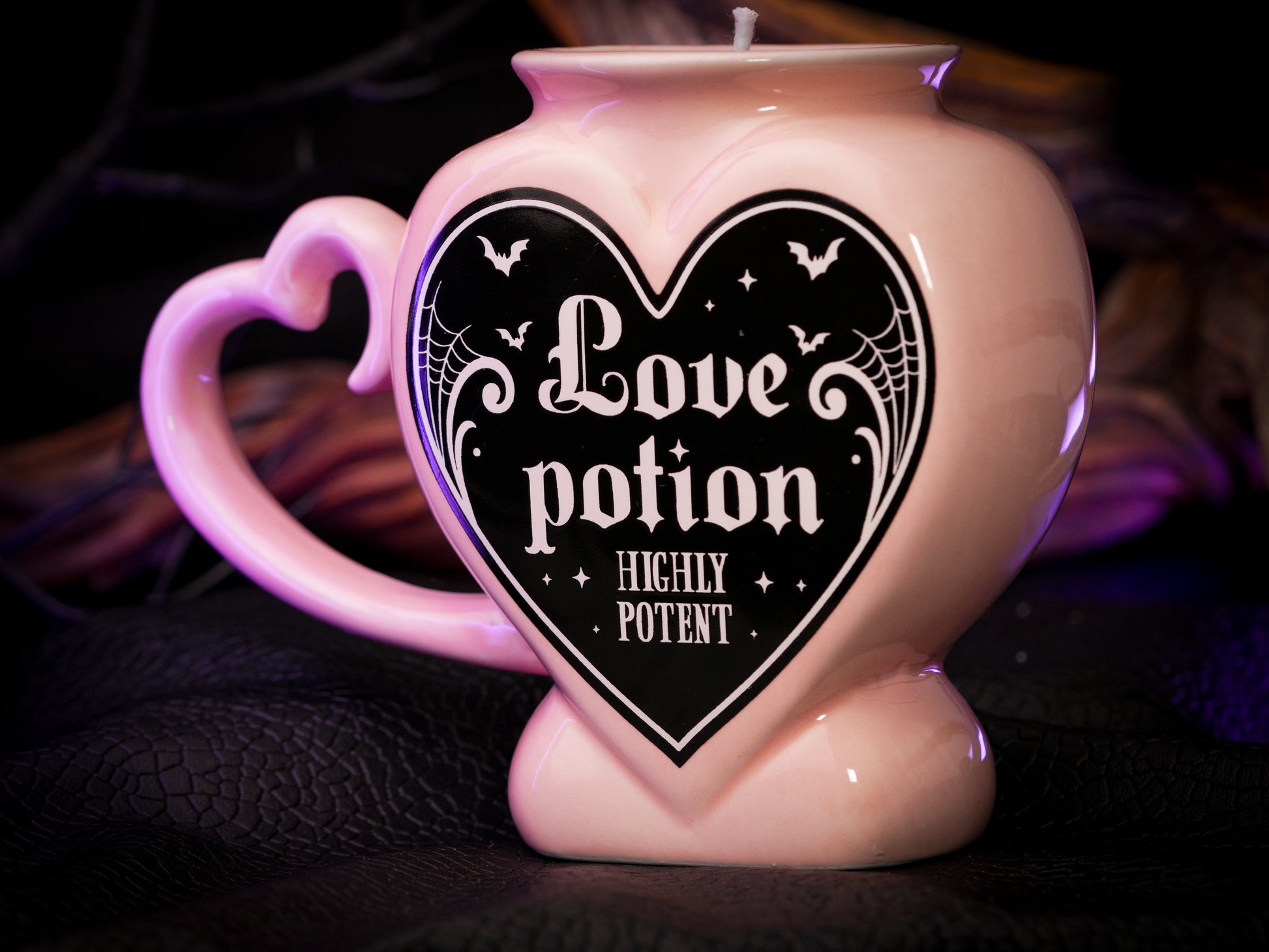 Vela Taza "Love Potion" Ed. Limitada - Monsters Candles ® - Velas Literarias