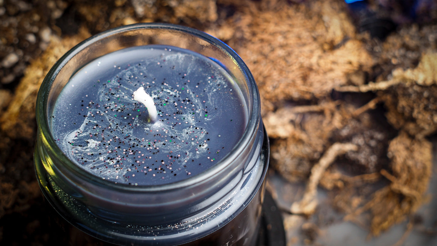 Vela “Maevyth Bronwick" Anatema - Monsters Candles ® - Velas Literarias