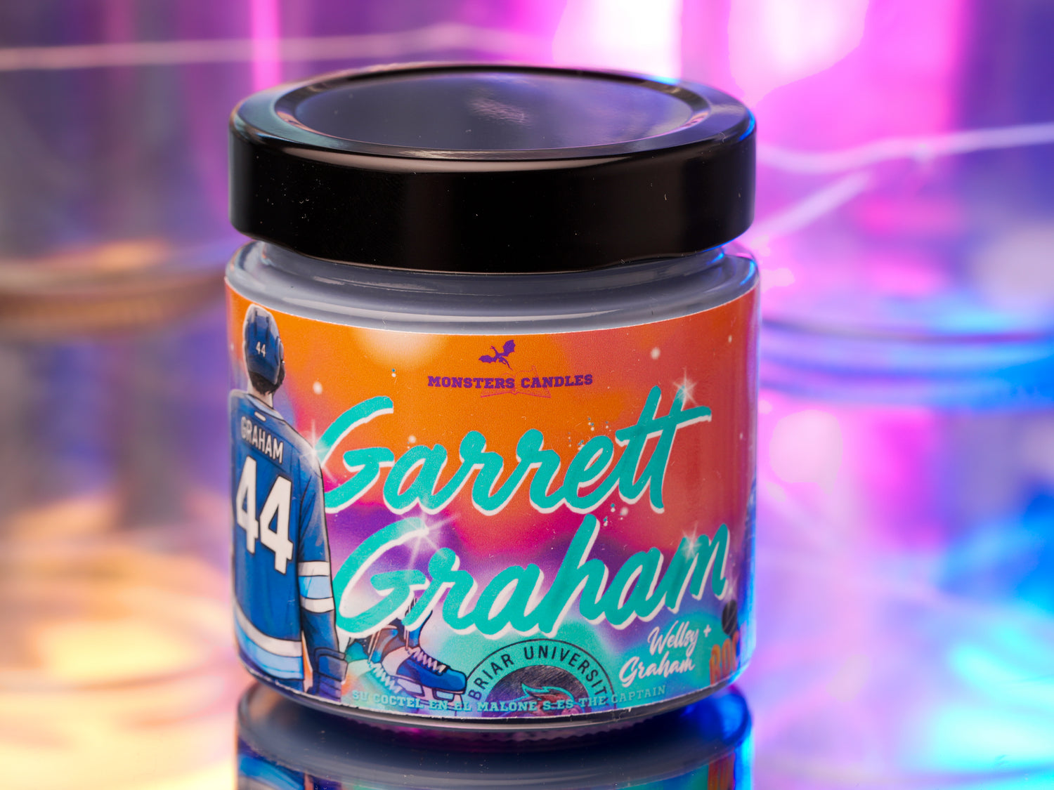 Vela Cóctel “Garrett Graham" Off Campus - Monsters Candles ® - Velas Literarias
