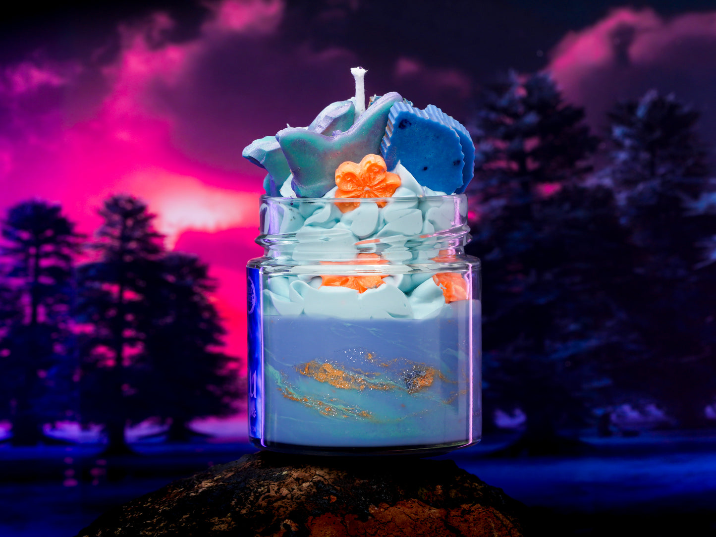 Vela "Shinobu Kocho” Kimetsu no Yaiba - Ed. Exclusiva x @crisolcrowling - Monsters Candles ® - Velas Literarias