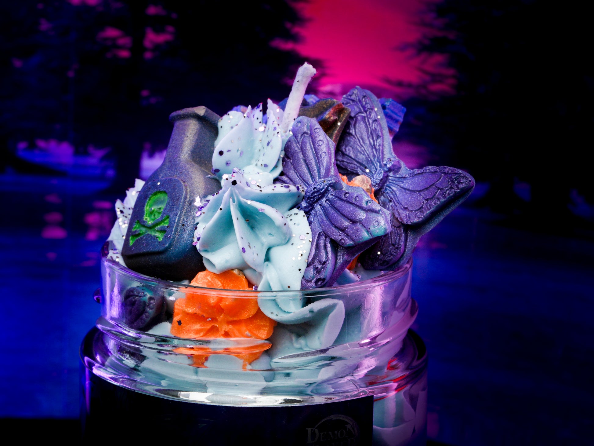 Vela "Shinobu Kocho” Kimetsu no Yaiba - Ed. Exclusiva x @crisolcrowling - Monsters Candles ® - Velas Literarias