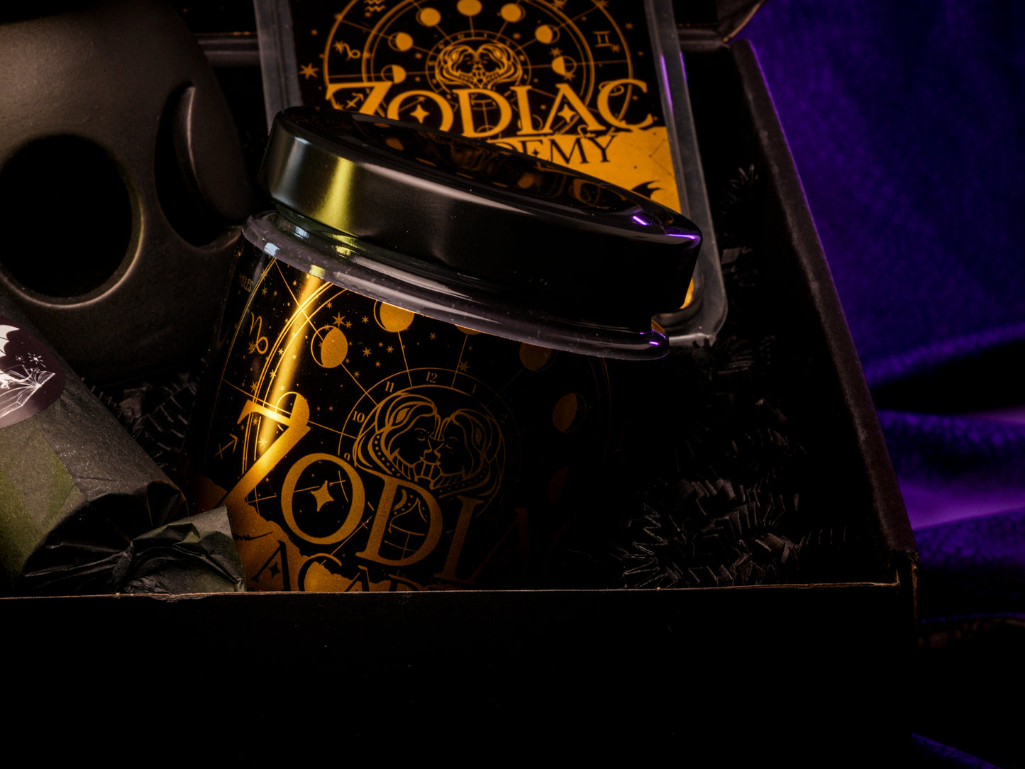 Caja Literaria "Zodiac Academy"