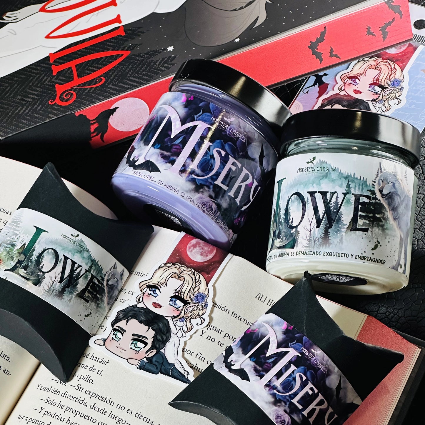 Pack Literario “Novia” Ali Hazelwood - Monsters Candles ® - Velas Literarias artesanas de soja 100% ecológica