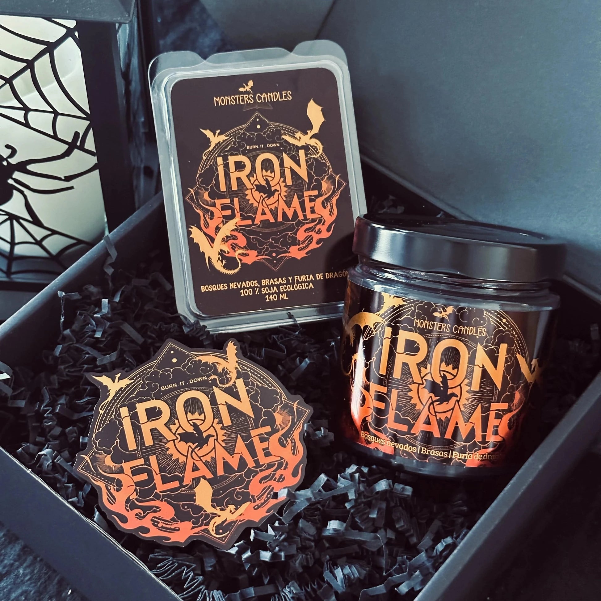 Caja Literaria “Alas de Hierro/Iron Flame”