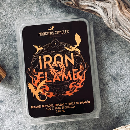 Melts Iron Flame/Alas de Hierro - Monsters Candles ® - Velas Literarias artesanas de soja 100% ecológica