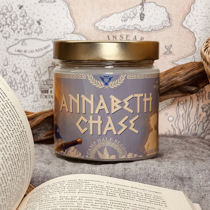 Vela "Annabeth Chase" de Rick Riordan - Monsters Candles ® - Velas Literarias artesanas de soja 100% ecológica