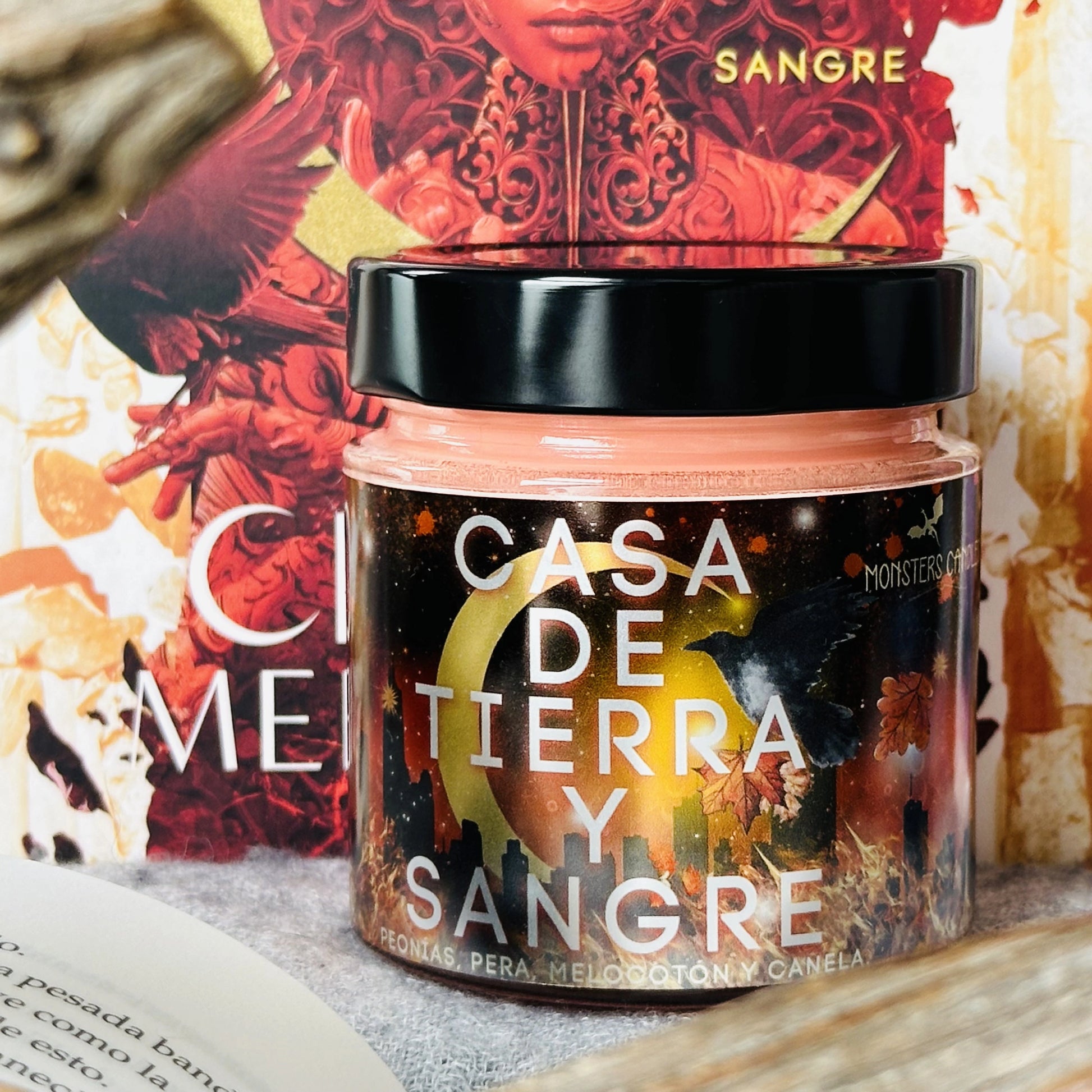 Vela "Casa de Tierra y Sangre” Edición Exclusiva - Monsters Candles ® - Velas Literarias artesanas de soja 100% ecológica