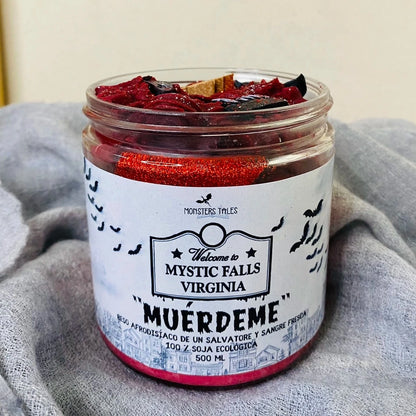 Vela “Muérdeme” Crónicas Vampíricas - Monsters Candles ® - Velas Literarias artesanas de soja 100% ecológica