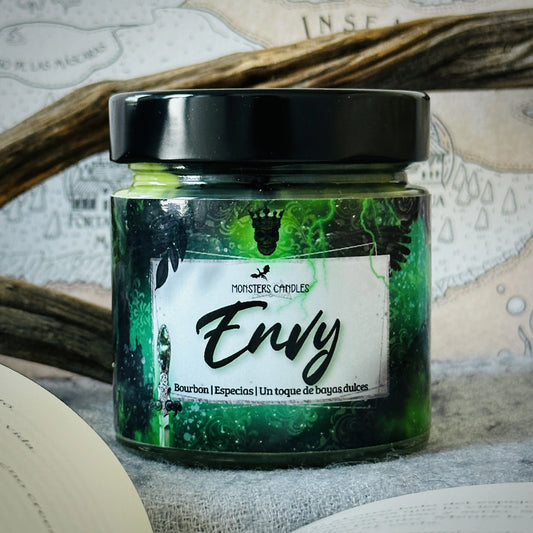Vela “Envy” El Reino de los Malditos - Monsters Candles ® - Velas Literarias artesanas de soja 100% ecológica