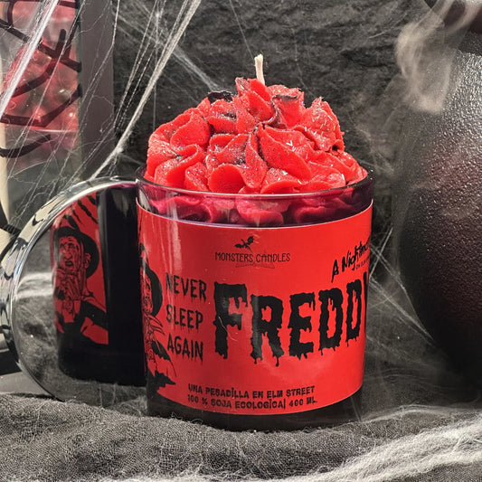 Vela “Freddy Krueger” - Monsters Candles ® - Velas Literarias artesanas de soja 100% ecológica