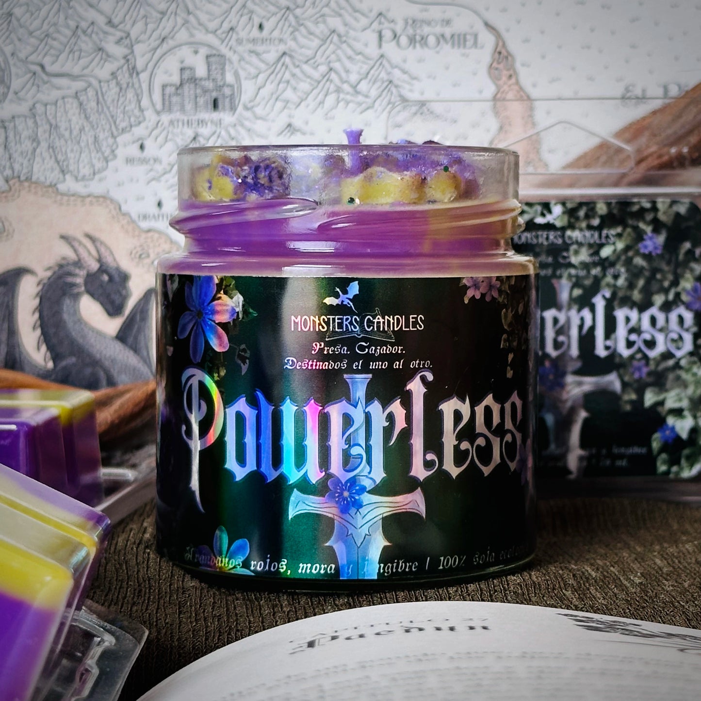 Vela "Powerless” Lauren Roberts - Monsters Candles ® - Velas Literarias artesanas de soja 100% ecológica