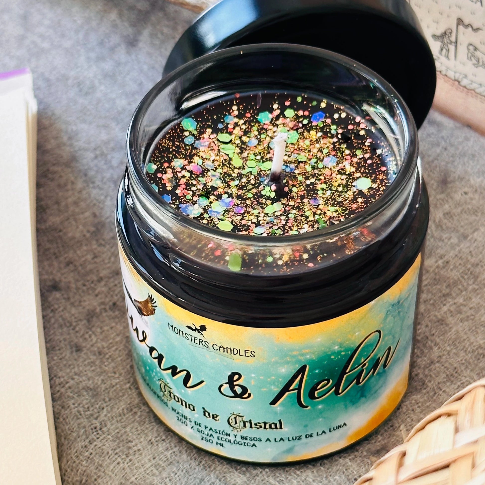 Vela “Rowan y Aelin” Trono de Cristal - Monsters Candles ® - Velas Literarias artesanas de soja 100% ecológica