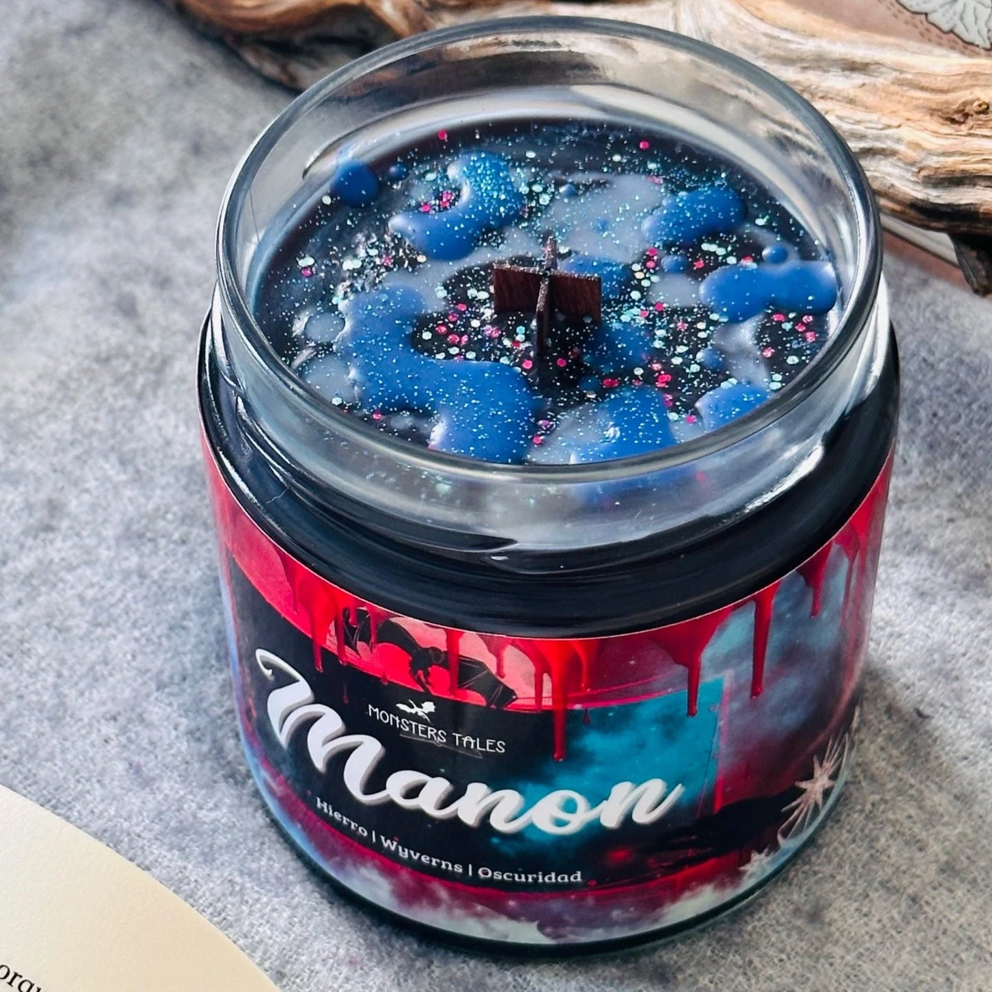 Vela “Manon Blackbeak” Trono de Cristal - Monsters Candles ® - Velas Literarias artesanas de soja 100% ecológica