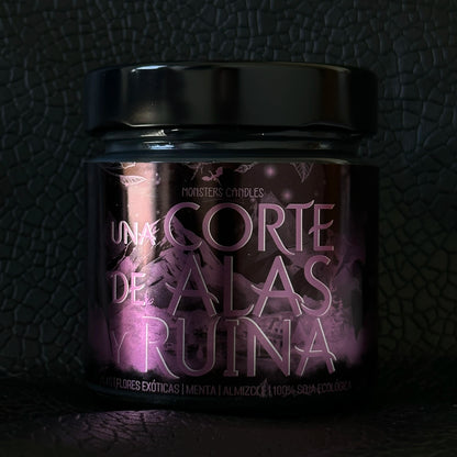 Vela "Una Corte de Alas y Ruina” Edición Exclusiva - Monsters Candles ® - Velas Literarias artesanas de soja 100% ecológica