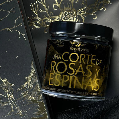 Vela "Una Corte de Rosas y Espinas” Edición Exclusiva - Monsters Candles ® - Velas Literarias artesanas de soja 100% ecológica