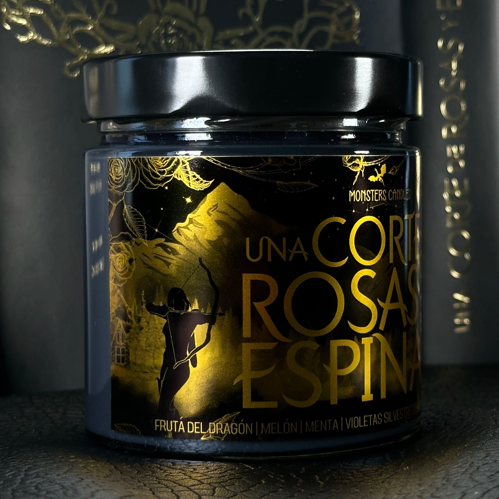 Vela "Una Corte de Rosas y Espinas” Edición Exclusiva - Monsters Candles ® - Velas Literarias artesanas de soja 100% ecológica